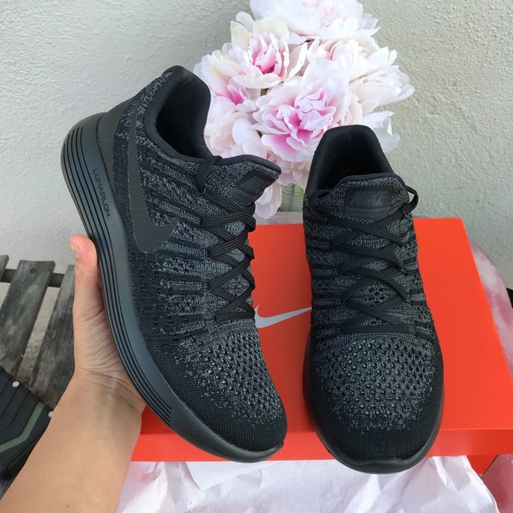 Nike Shoes - NIKE womens authentic lunar flyknit2 Sz 9.5 New